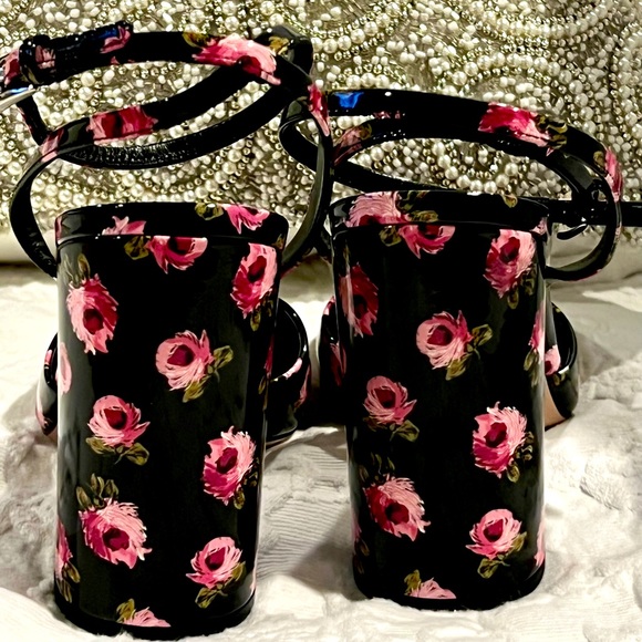 ‼️SOLD ‼️Prada Floral-Print Patent Leather NWT
Size 38:5🌹 - Picture 12 of 12